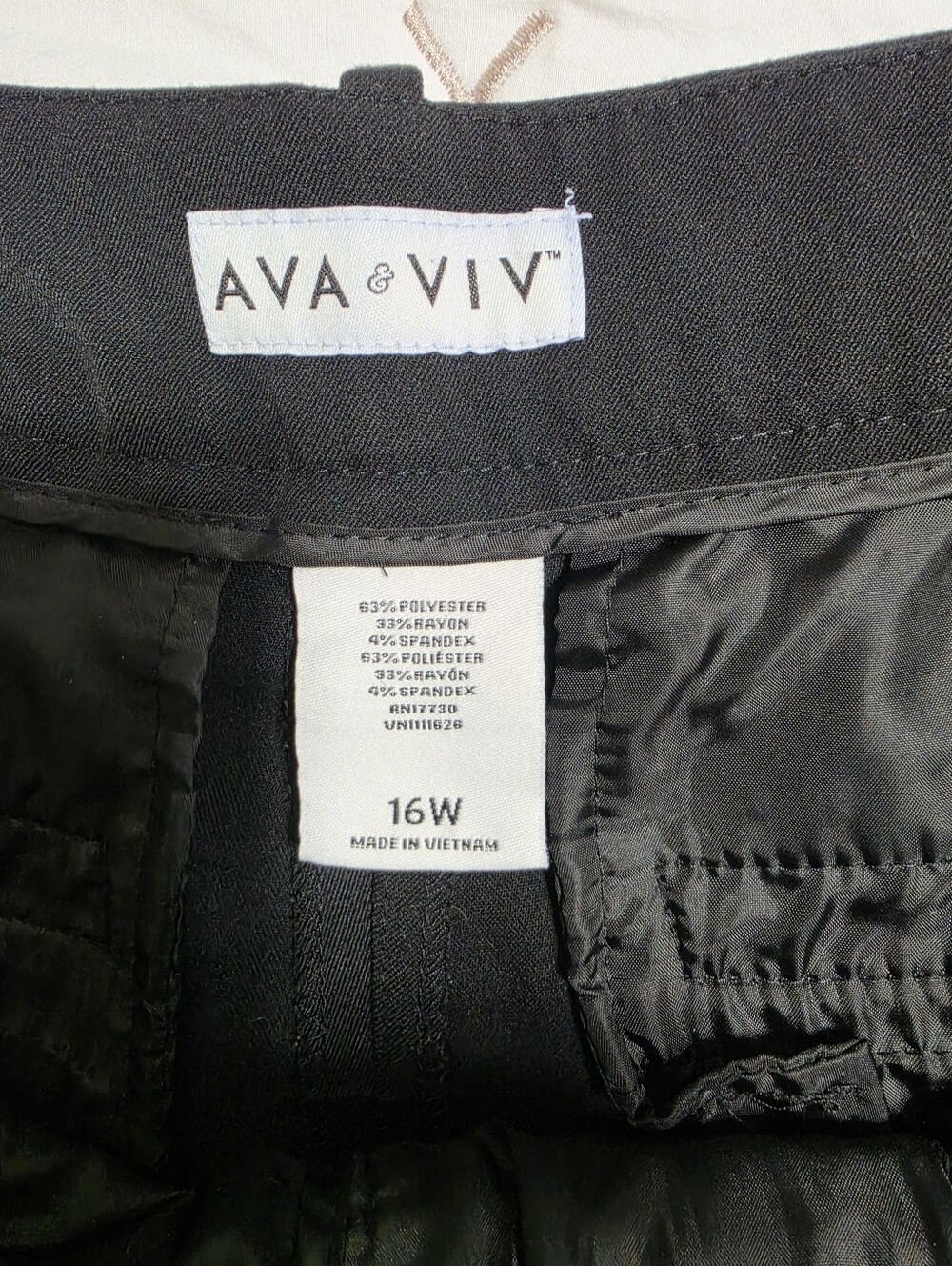 Ava & Viv Black Women's Pant Capris Classic Solid Black